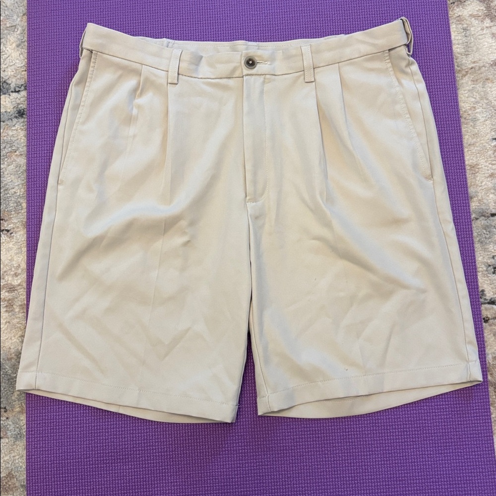 Cool 18 Pro Men's Beige pleated Shorts size 36